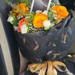 The Golden Tech Bouquet – Premium Orange Roses