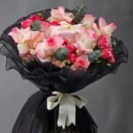 Midnight Blush – Elegant Pink Rose Bouquet in Noir Pleated Mesh